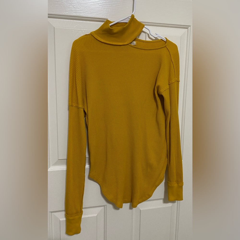 FREE PEOPLE JUST FOR YOU THERMAL TURTLENECK CUT OUT TOP